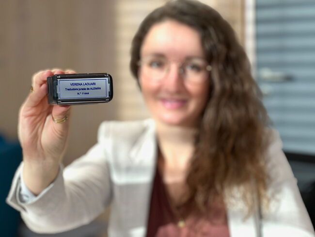 Beglaubigte Übersetzung Spanisch-Deutsch, vereidigte Übersetzerin Verena Laouari mit MAEC-Stempel